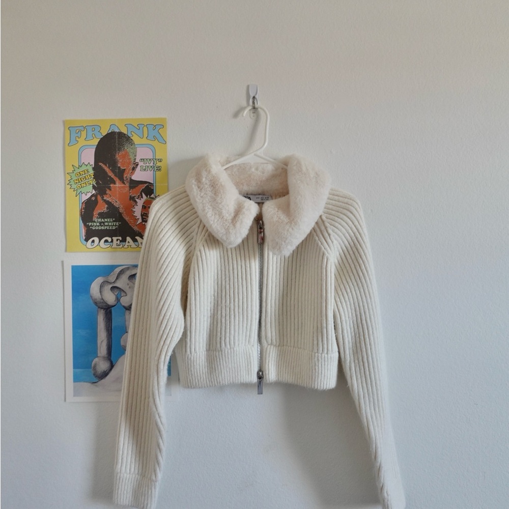 Zara Cream Ribbed Cardigan with Faux Fur Collar